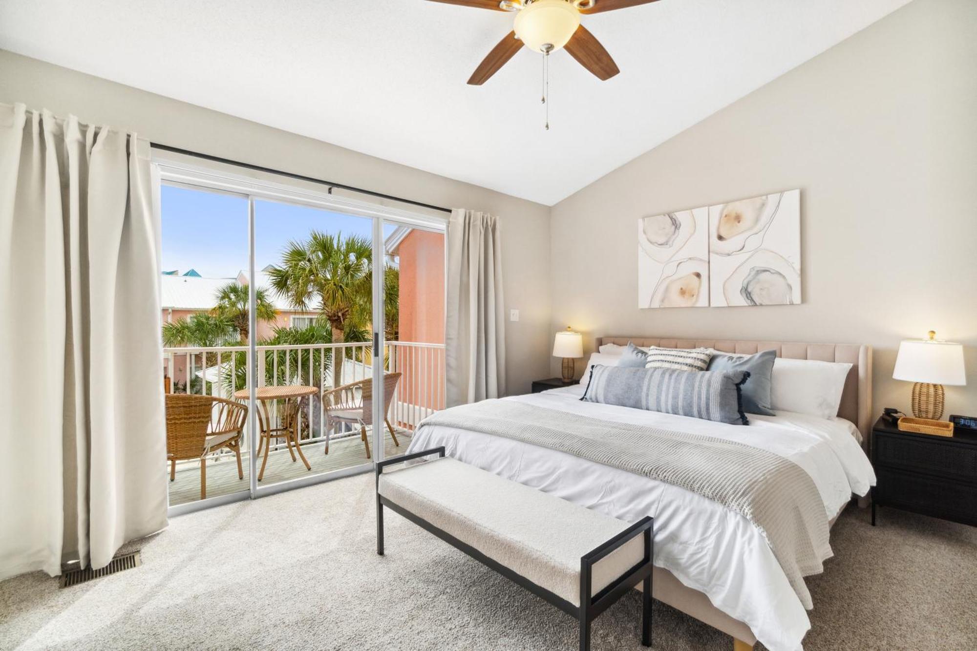 !! New !! 5min Walk 2 Miramar Beach, Mins To Shopping, Steps To Pool, Patio And Yard, Dog Friendly, 1gb Wifi Holiday home