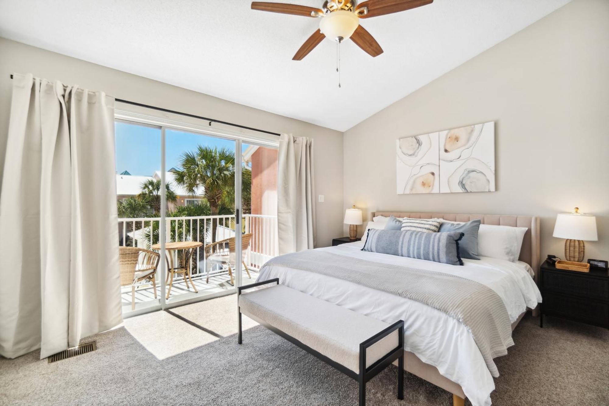 !! New !! 5min Walk 2 Miramar Beach, Mins To Shopping, Steps To Pool, Patio And Yard, Dog Friendly, 1gb Wifi * Destin