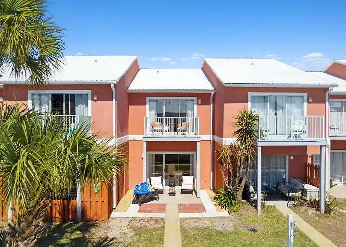 !! New !! 5Min Walk 2 Miramar Beach, Mins To Shopping, Steps To Pool, Patio And Yard, Dog Friendly, 1Gb Wifi